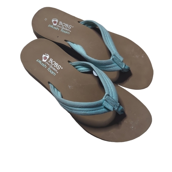 8 Bob's teal flip flops - Picture 3 of 5